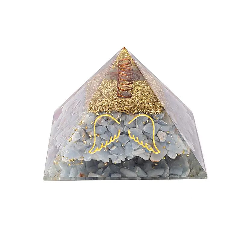 Orgonite pyramide angélite avec ailes d'ange