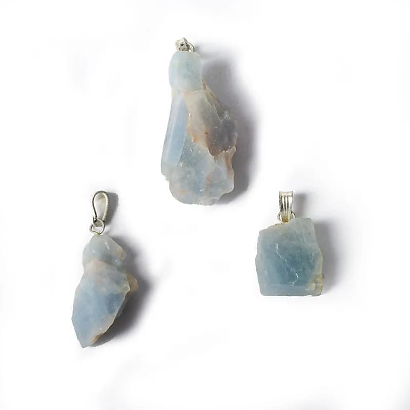 Pendentif pierre précieuse calcite bleue brute