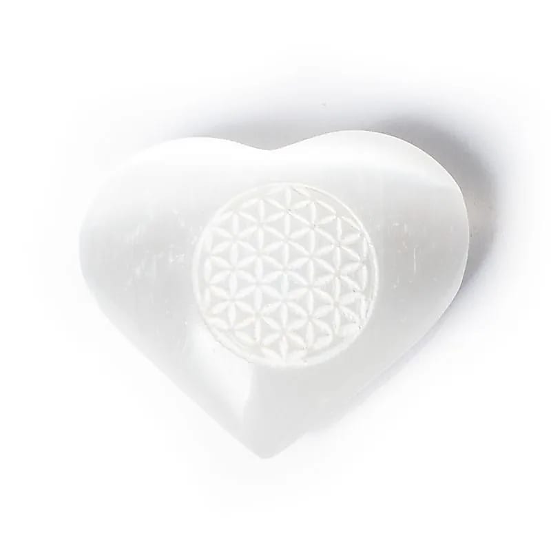 Coeur de Sélénite avec Fleur de vie pierre de soucis  -- 5x4x1.5cm