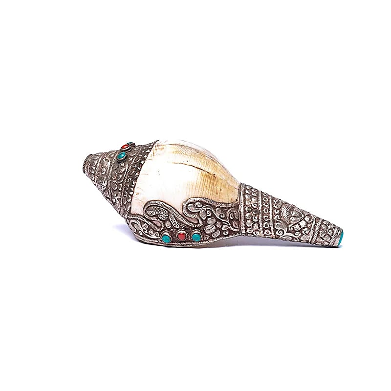 Conque tibétaine blanche et métal ciselé -- ±22 cm