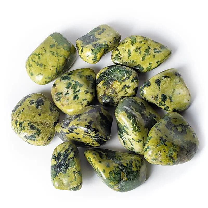 Jade néphrite  pierres polies de qualité A -- 5x8 cm; 500 g