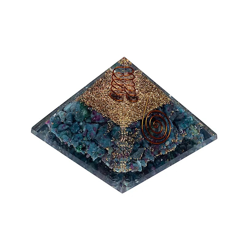 Orgonite Pyramide rubis en Kyanite -- 7x7x6cm