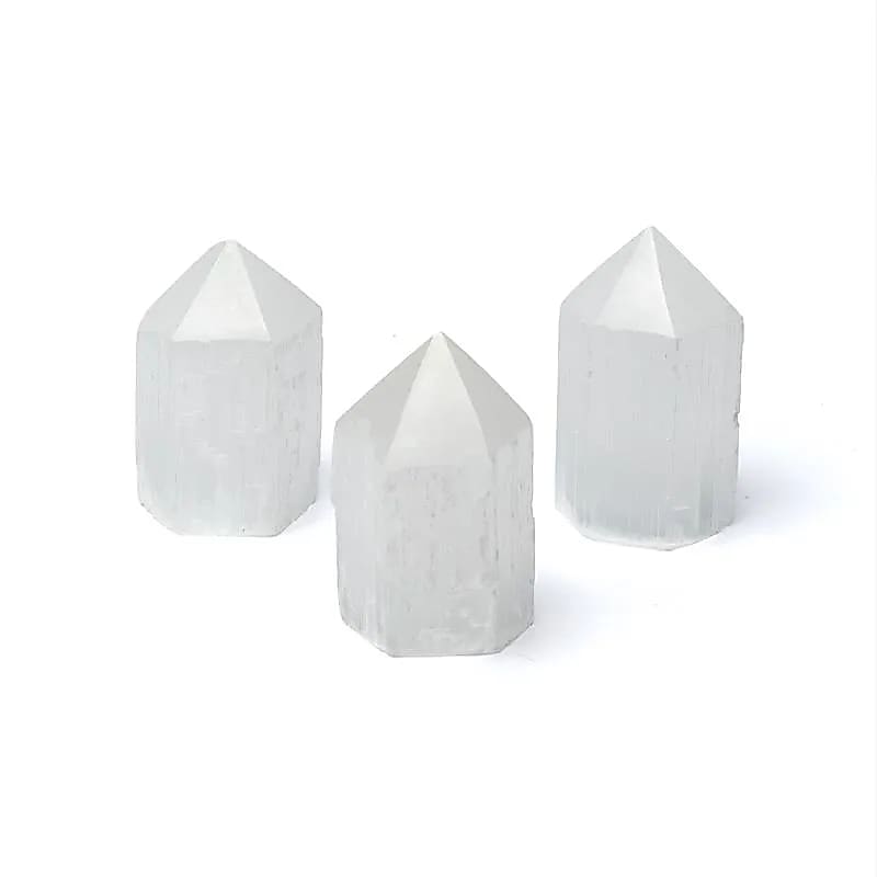 Obélisque de sélénite -- ±6x3,5x3cm